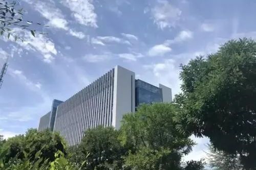 “青海國投”900億負債壓頂，15億永續(xù)債被要求分期除本兌付