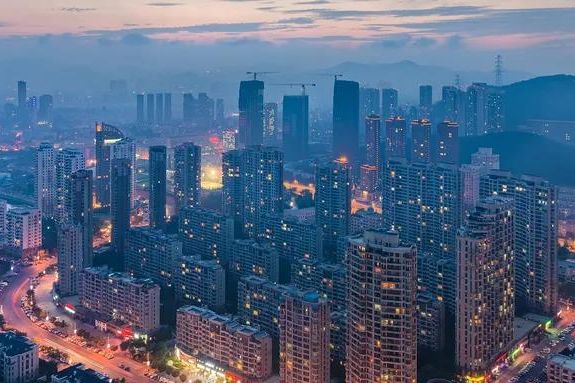 一年只賣(mài)三次地，中小房企危矣？未必！