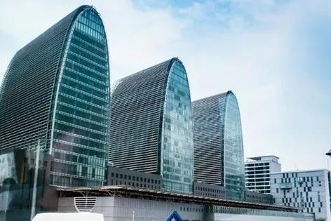 母公司120億資金支持下的華遠(yuǎn)焦慮