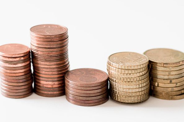 年內(nèi)市值飆升千億港元，周大福卻“狂砍”上千零售點(diǎn)